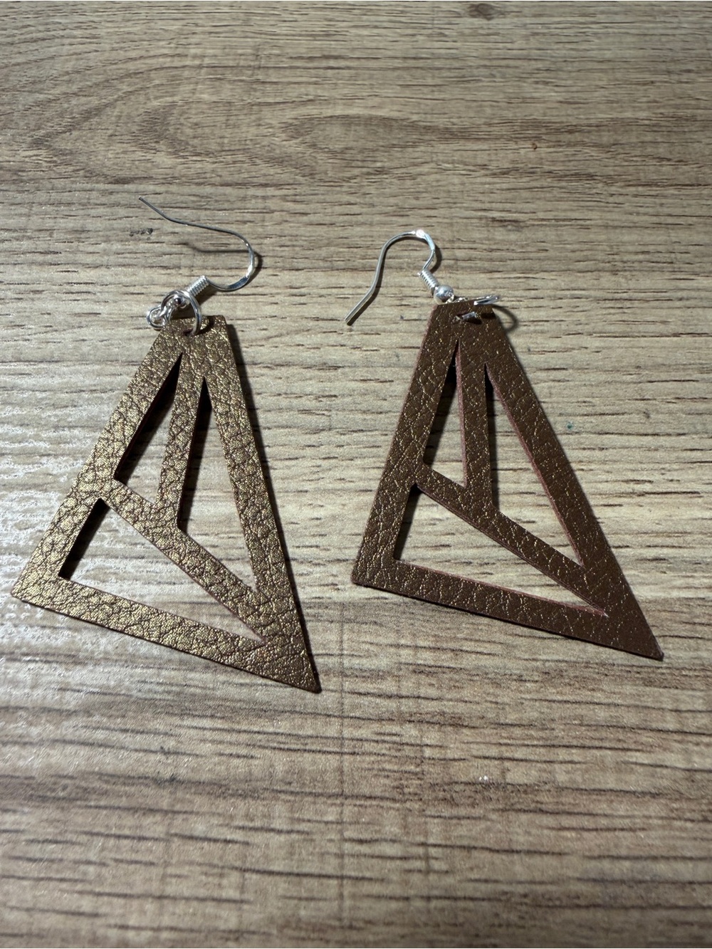 NWOT Source Unknown Metallic Brown Geometric Triangle Earrings